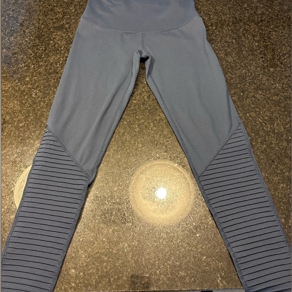 Threads 4 Thought Pants - Threads 4 Thought size small maternity leggings